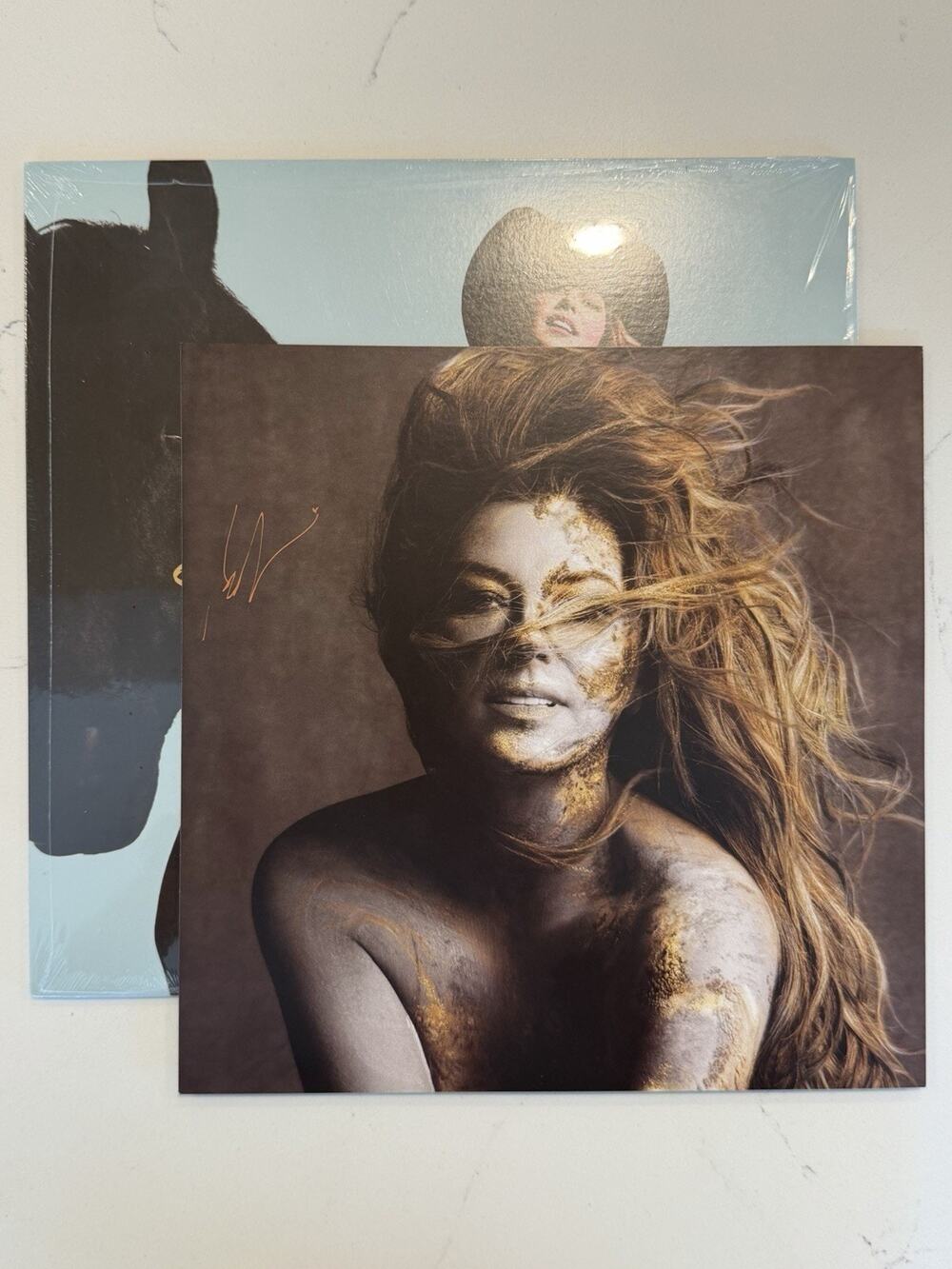 AUTOGRAPHED SHANIA TWAIN VINYL LP ALBUM "QUEEN OF ME" W/ SIGNED INSERT #2